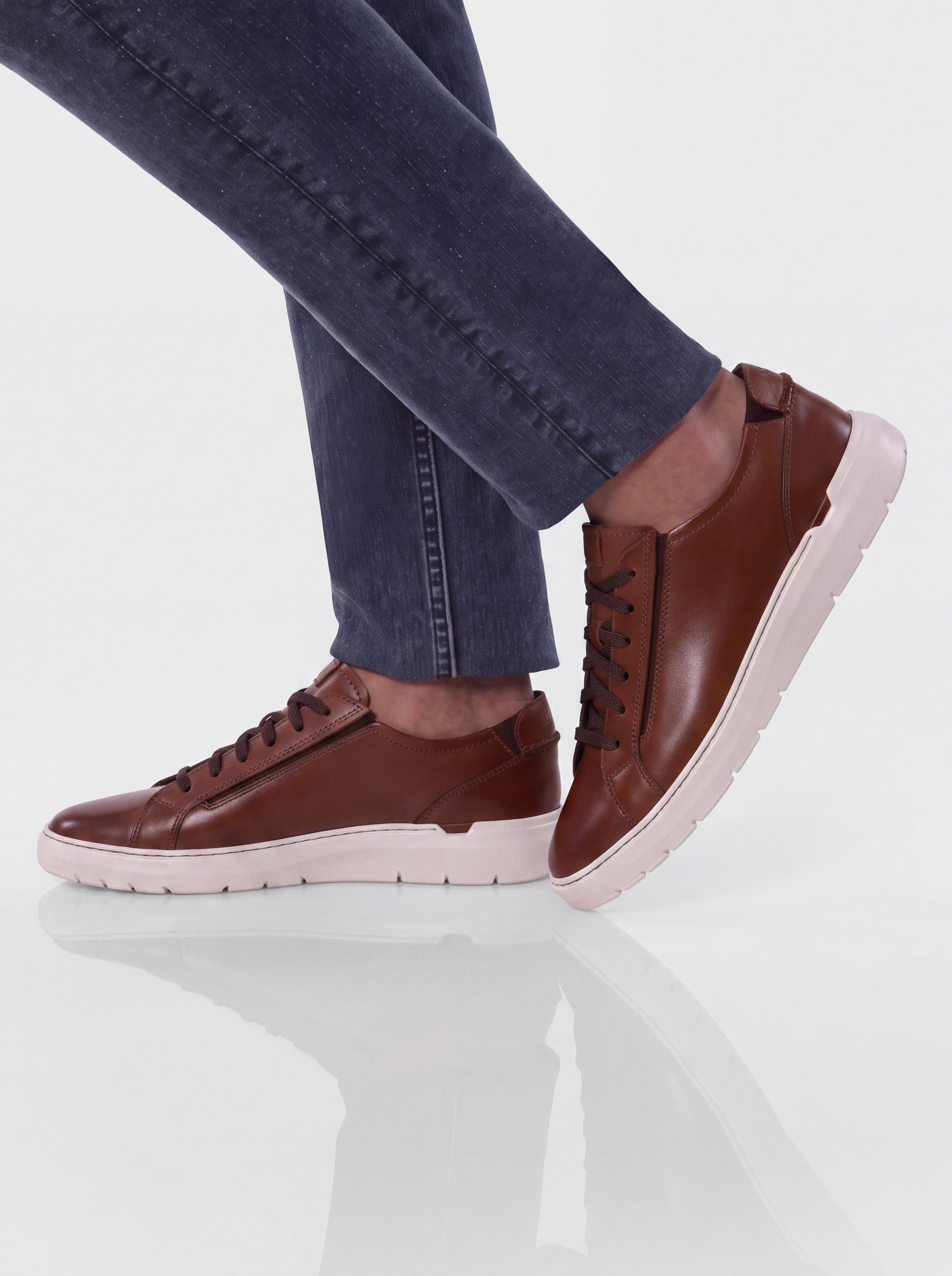 Flexwell Lace Tan Leather Sneakers