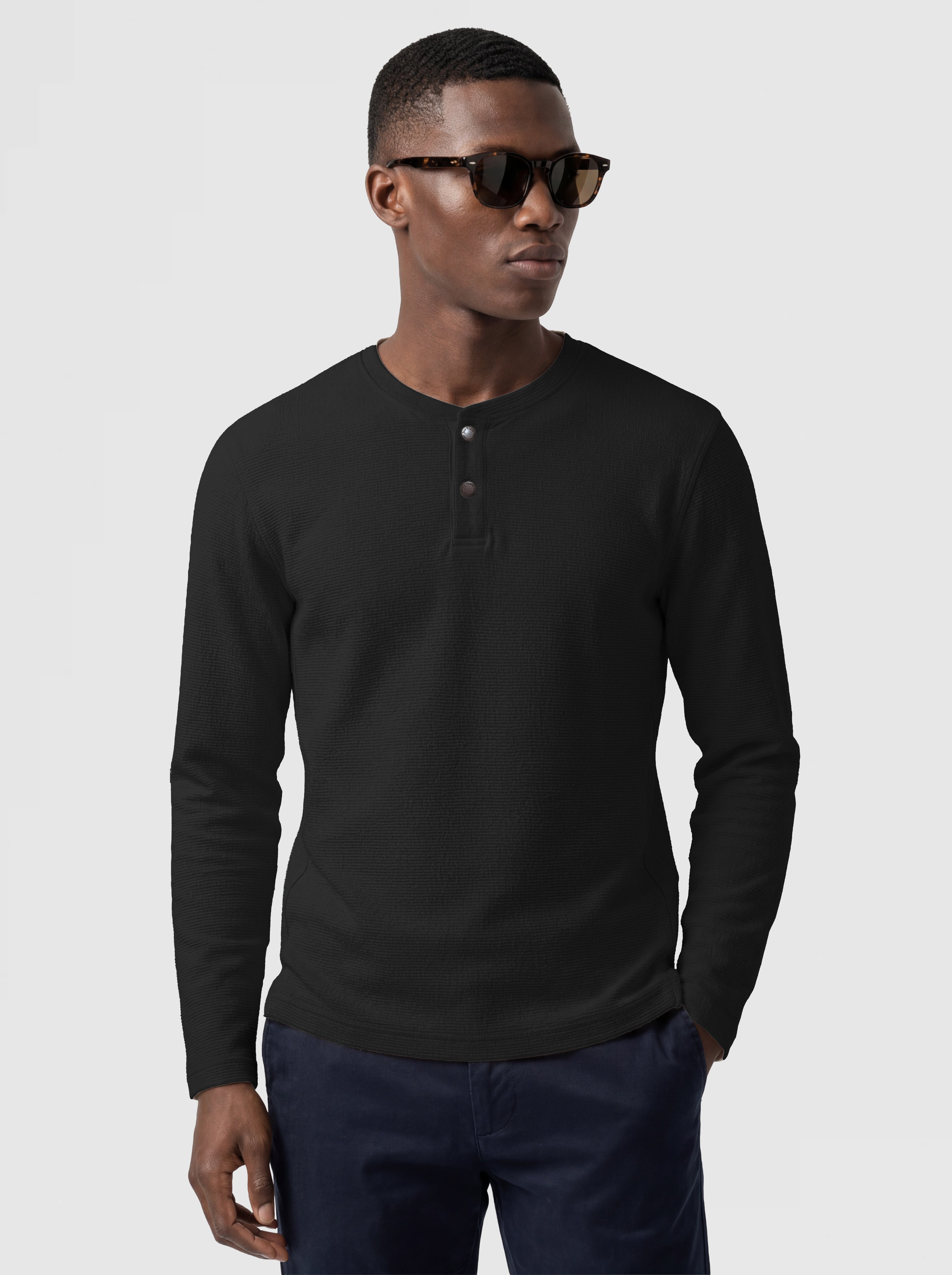 Perfomance Knit Buttoned Crewneck Henley
