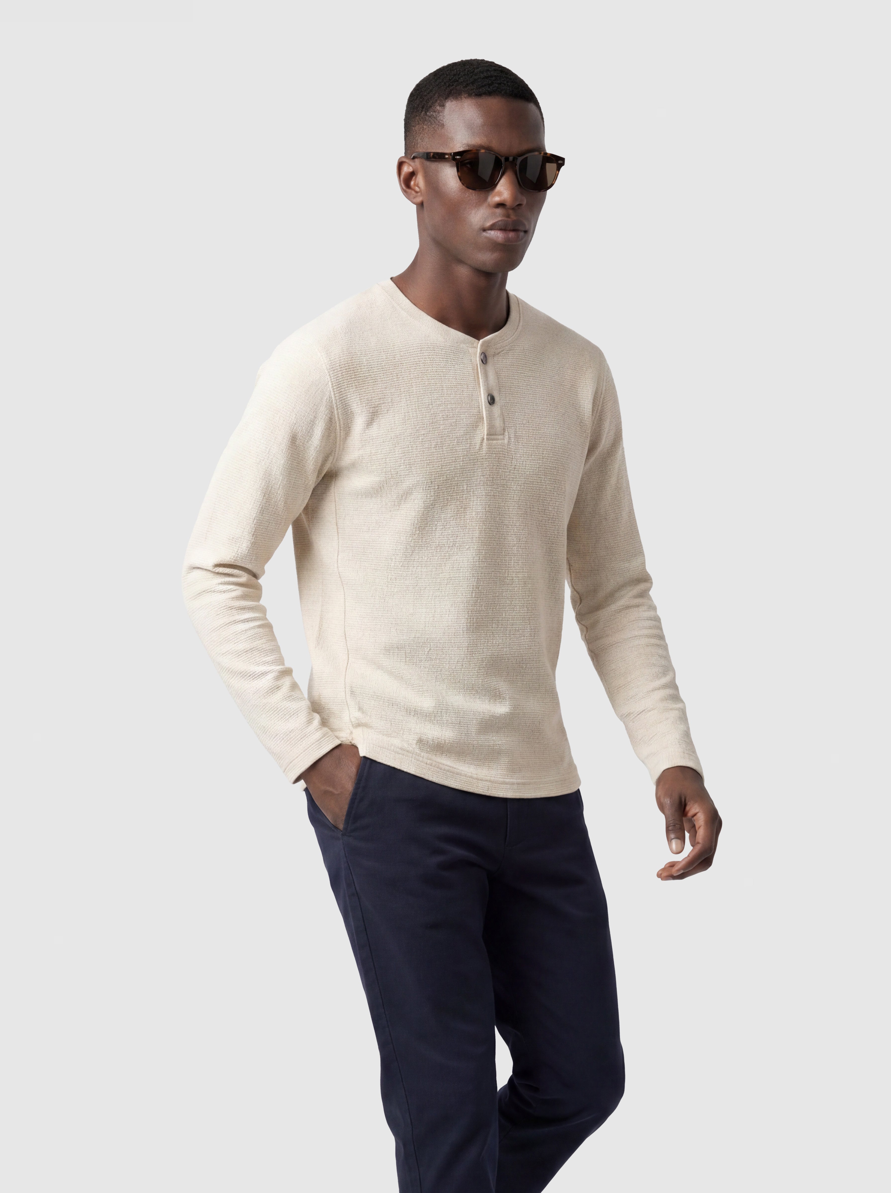 Perfomance Knit Buttoned Crewneck Henley