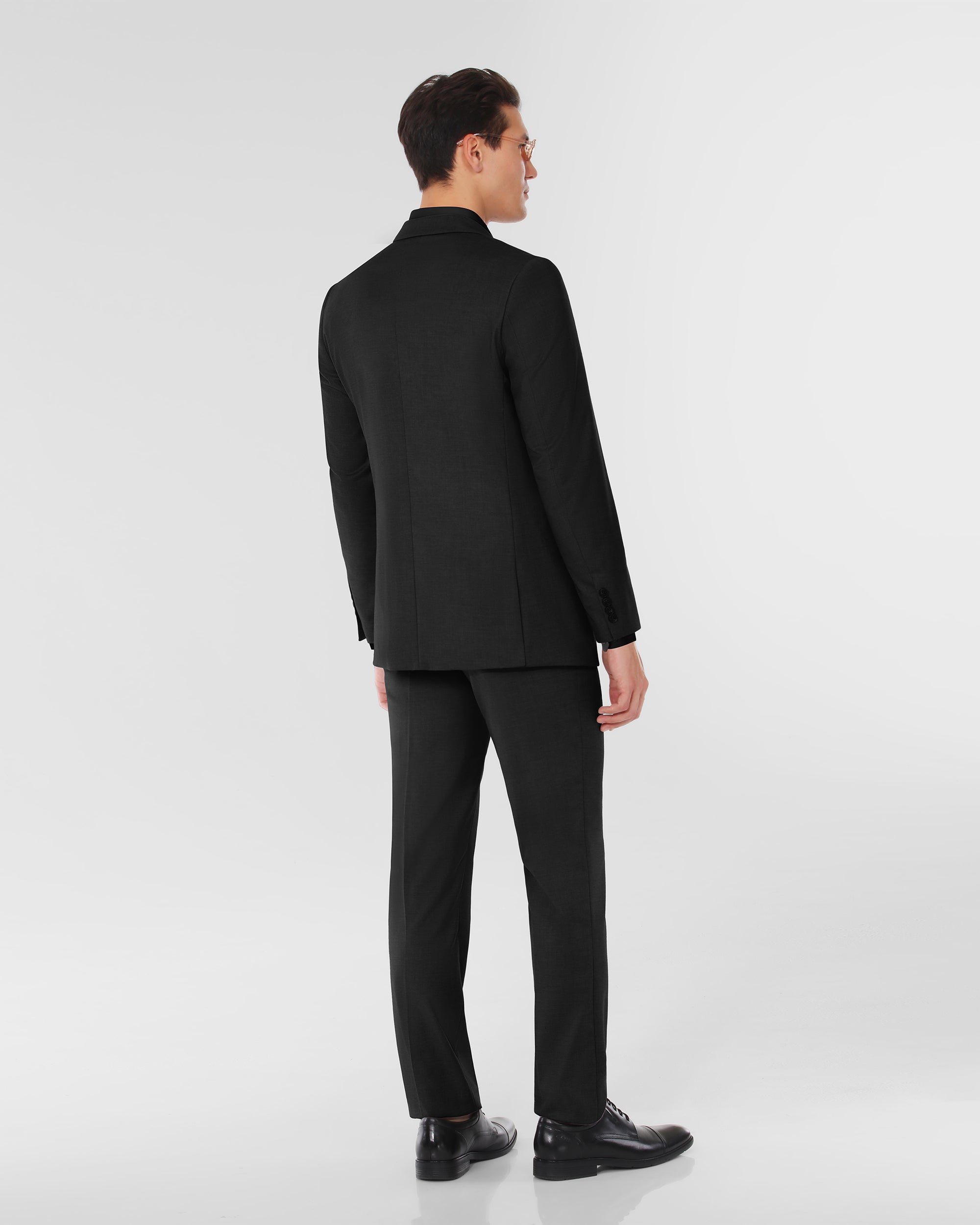 Performance Modern Fit Suit