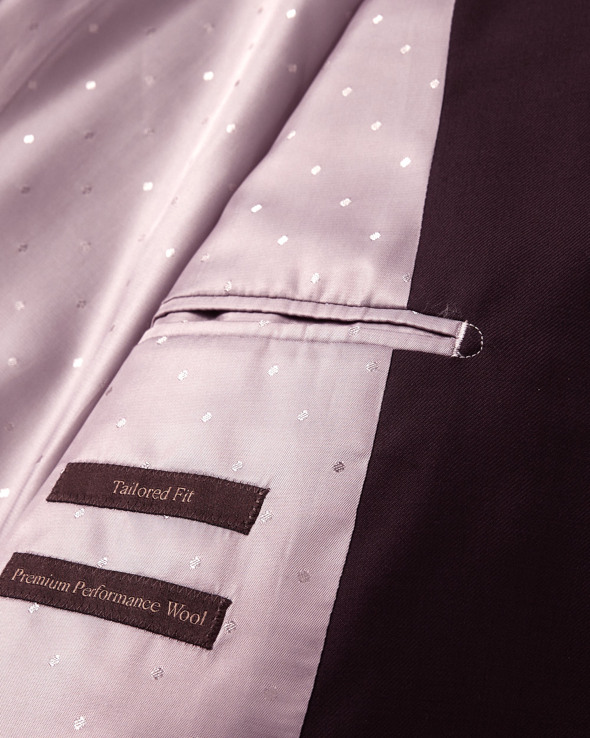 Luxury Wool Tailored Fit Suit