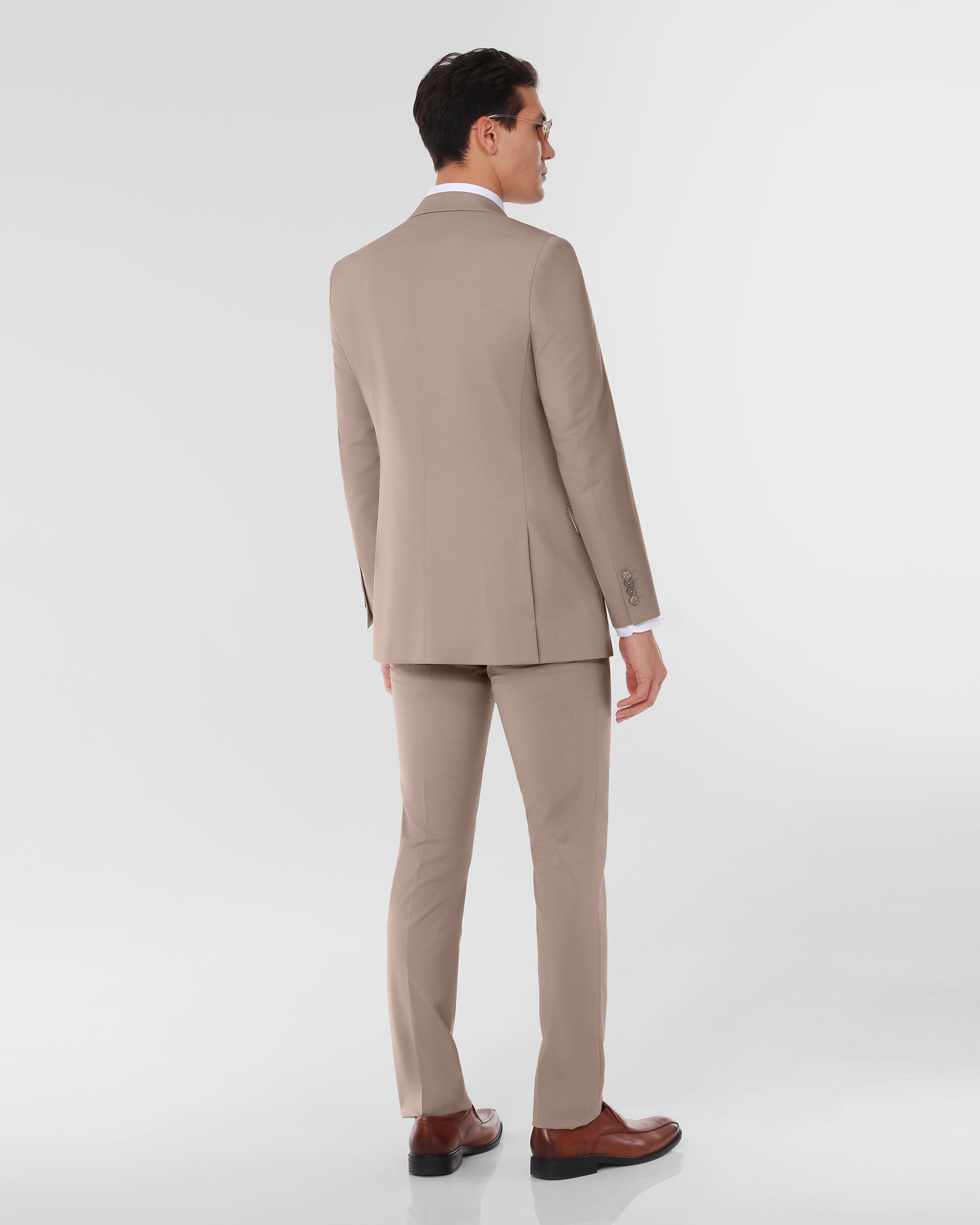 Contemporary Modern Fit Suit