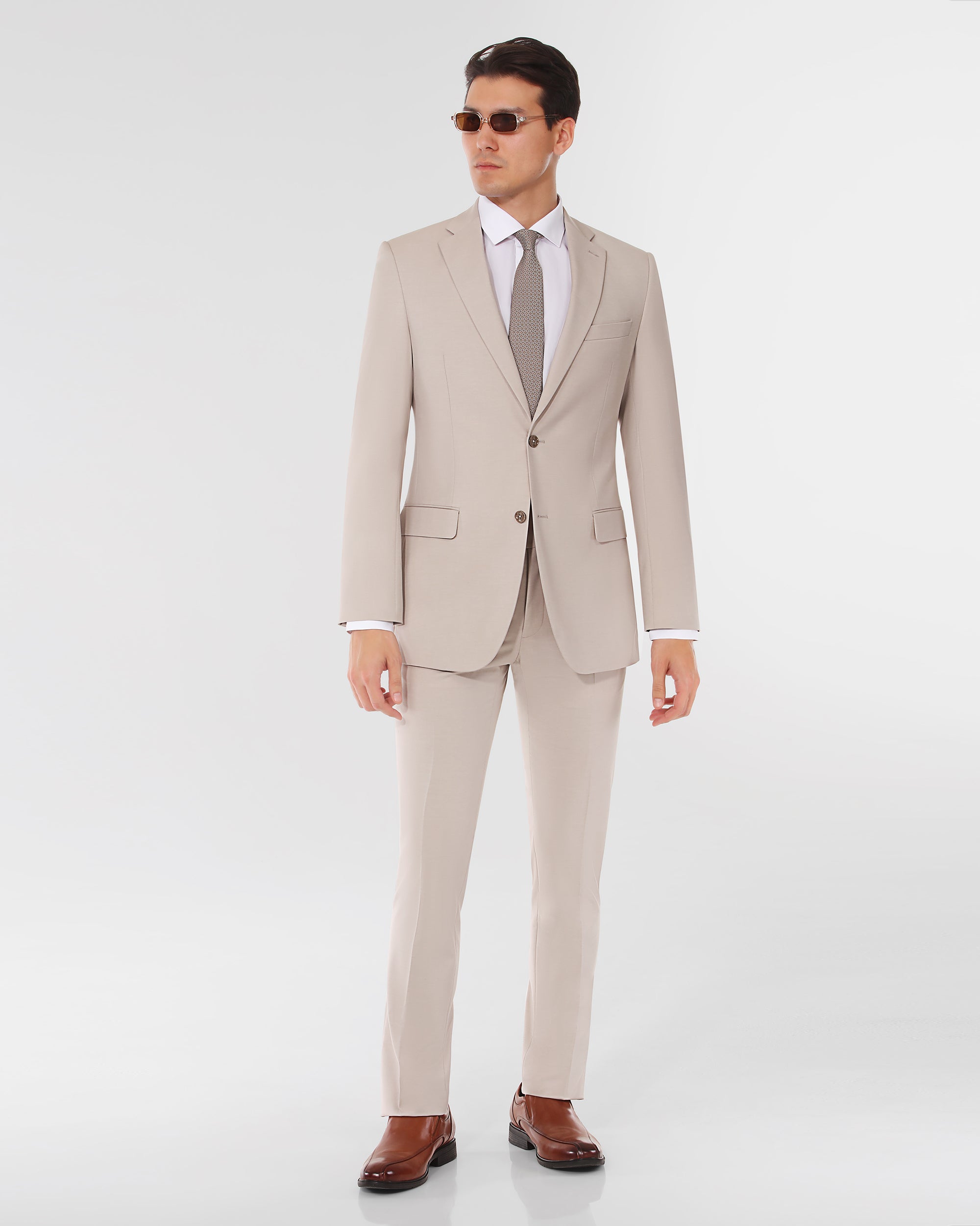 Contemporary Modern Fit Suit