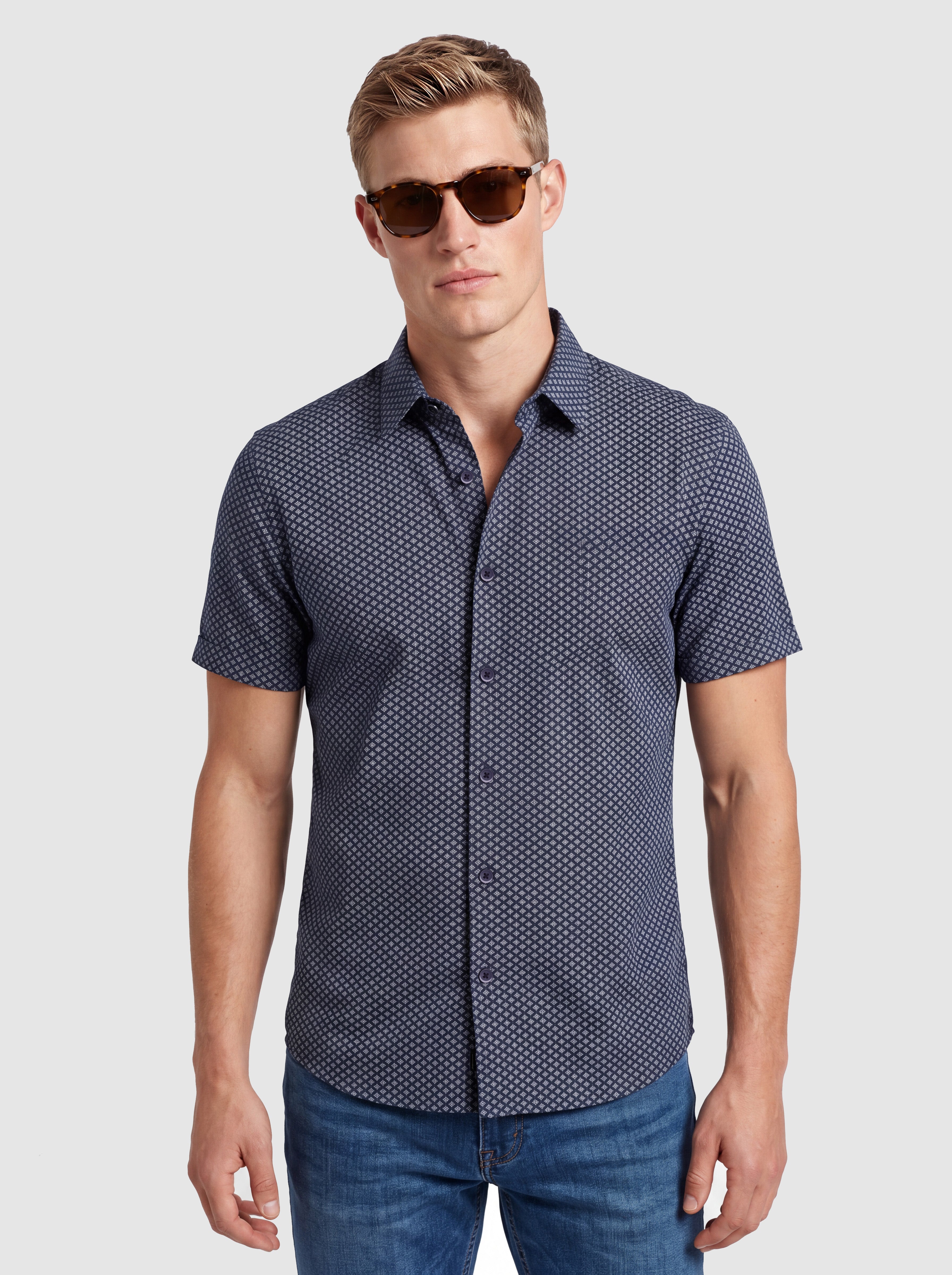 Men’s micro-geometric print short sleeve button-up shirt