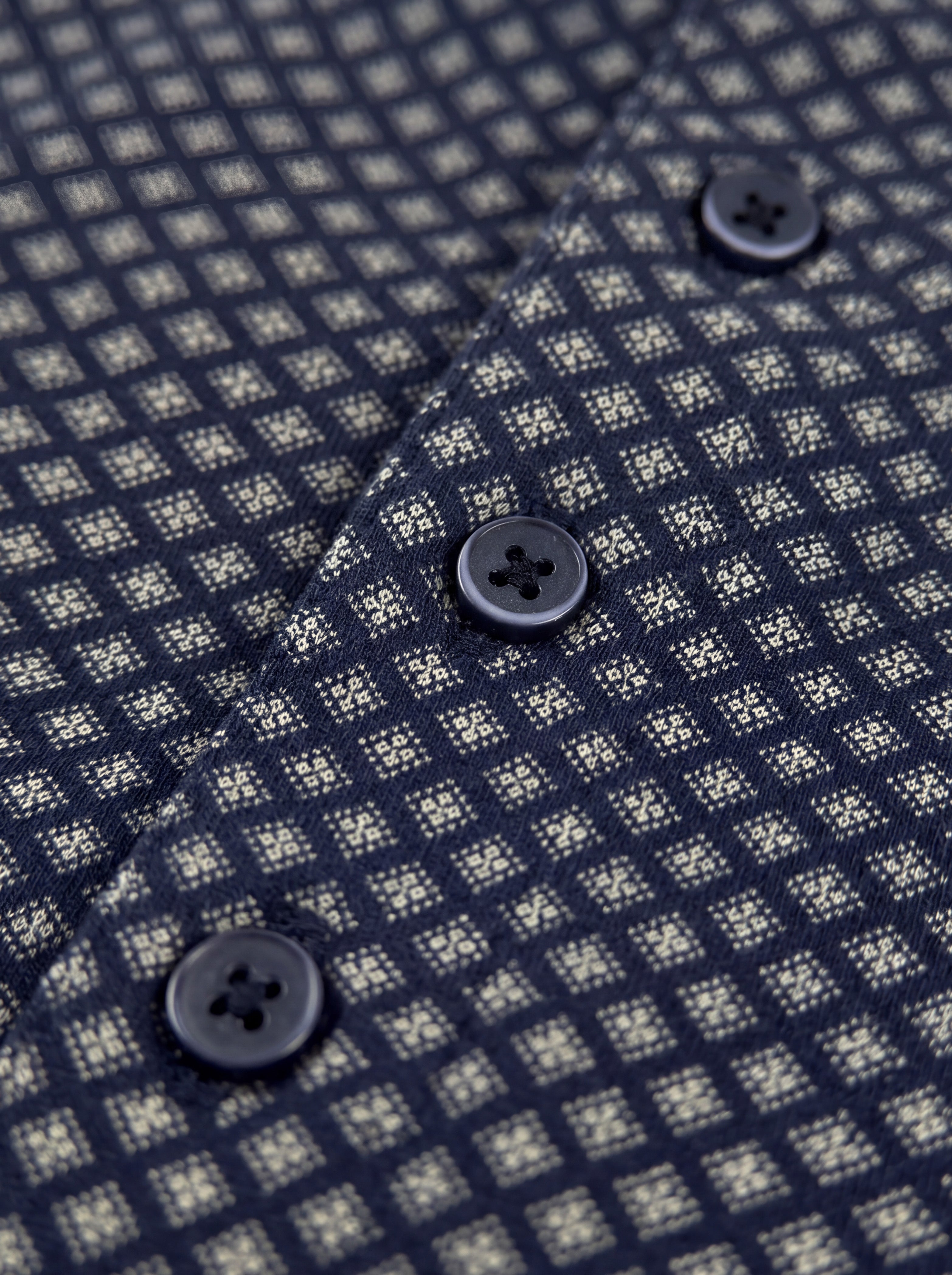 Men’s micro-geometric print short sleeve button-up shirt