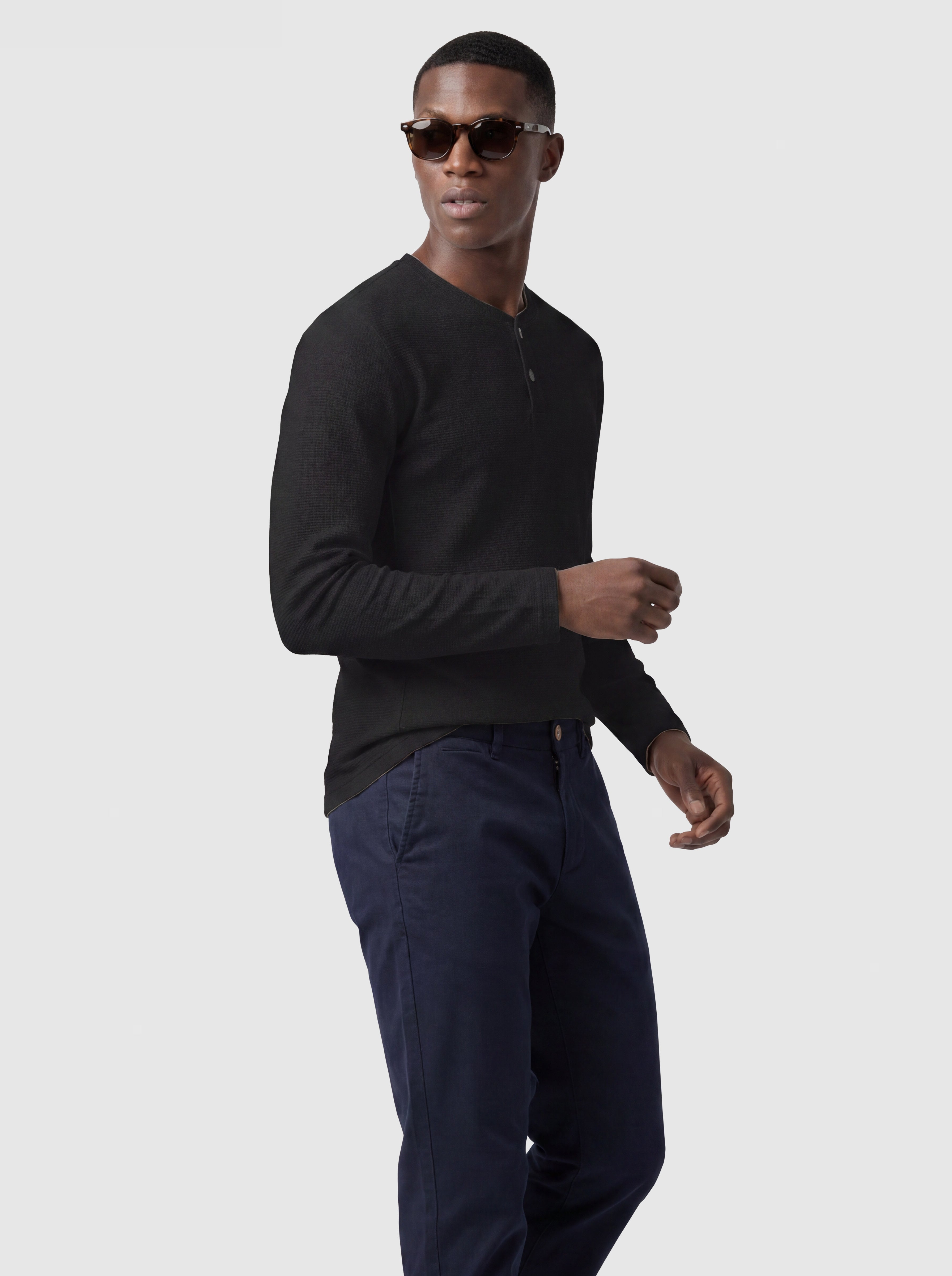 Perfomance Knit Buttoned Crewneck Henley